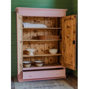 Blandine, l'armoire rose en bois n°317