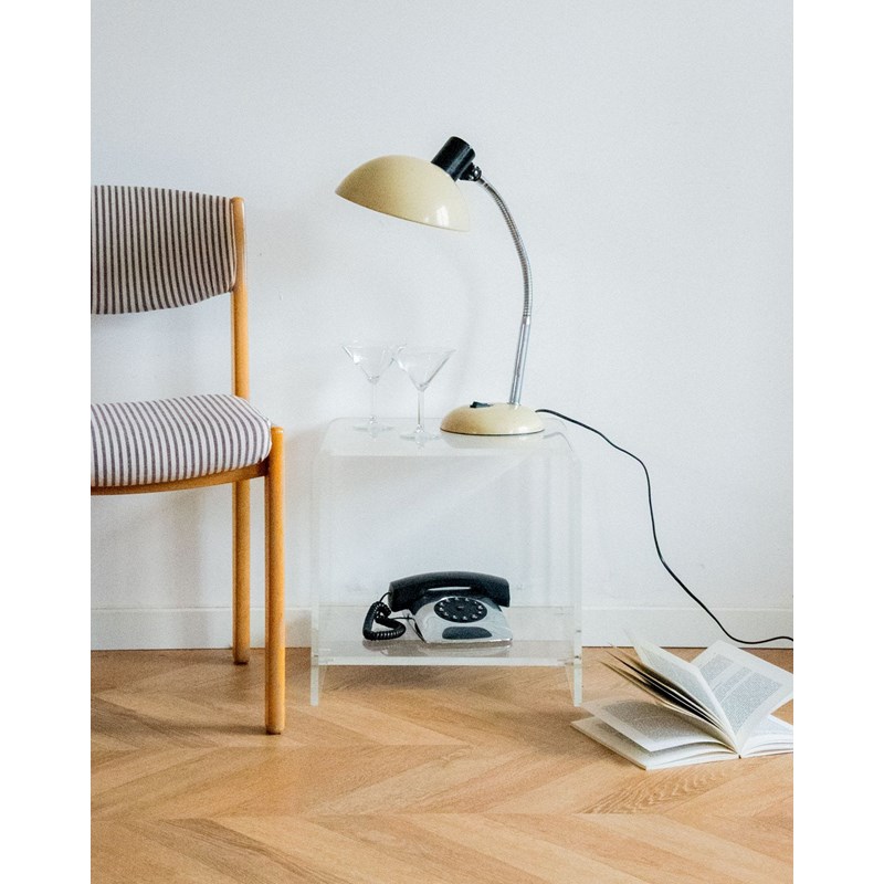 Table d'appoint en plexiglass n°799