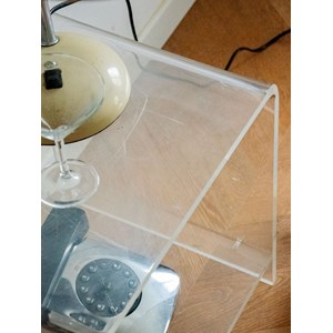 Table d'appoint en plexiglass n°799