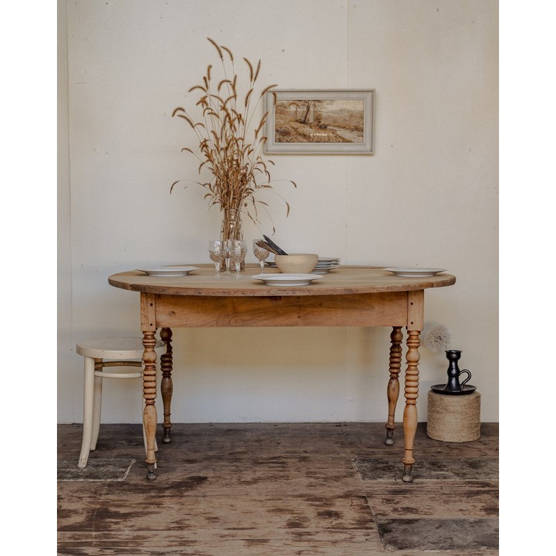 Table à manger ronde en bois n°574