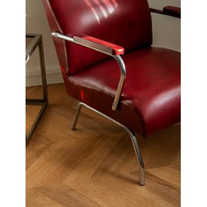 Fauteuil chromé en simili cuir rouge n°833