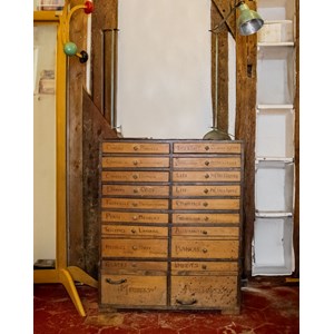 Meuble de métier aux multiples tiroirs en bois n°233