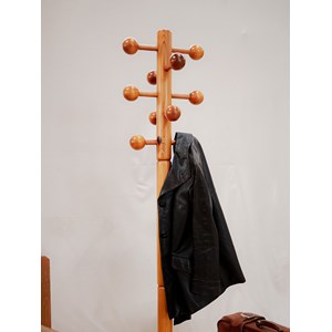 Max, le porte-manteau en pin n°249