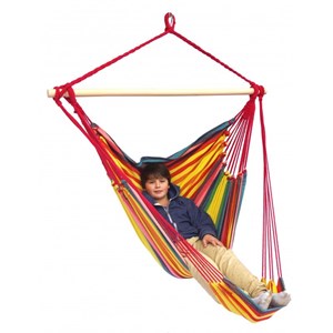 Support bois mélèze avec hamac chaise géant rouge