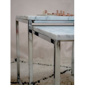 2 tables gigognes en marbre et métal n°136