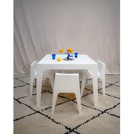 Ensemble de table et chaises en fibre de verre n°10
