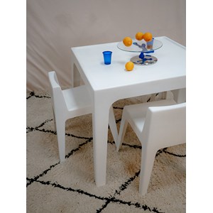 Ensemble de table et chaises en fibre de verre n°10