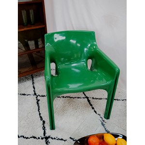 Fauteuil vert en fibre de verre n°843