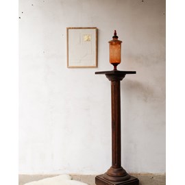 Sellette en bois sculpté n°678