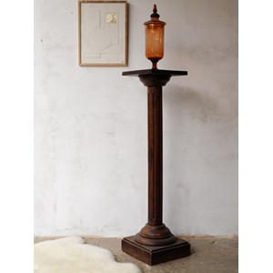 Sellette en bois sculpté n°678