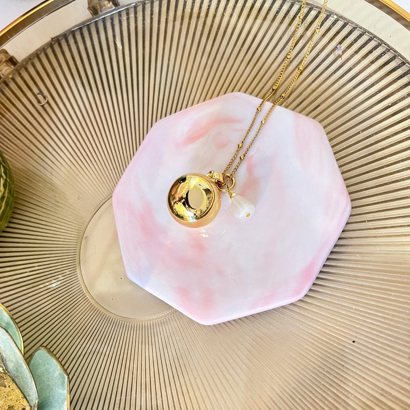 Bola de grossesse or pierre de lune