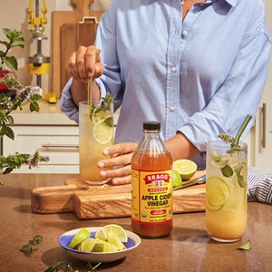 Vinaigre de cidre de pomme bio avec la mère - bragg