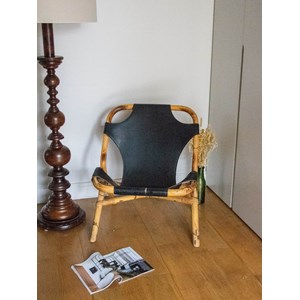 Grand fauteuil en rotin et cuir n°859