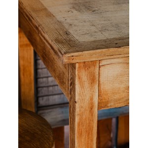 Romy, la table à manger en bois n°589