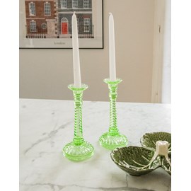 Paire de bougeoirs verts en cristal n°67