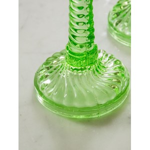 Paire de bougeoirs verts en cristal n°67