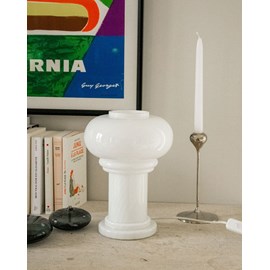 Grande lampe en verre opaque n°696