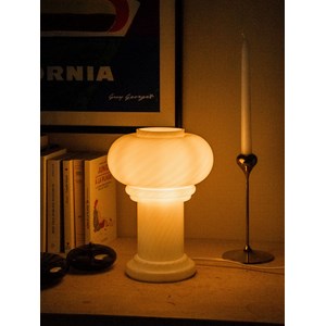 Grande lampe en verre opaque n°696