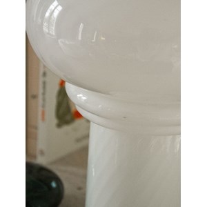 Grande lampe en verre opaque n°696