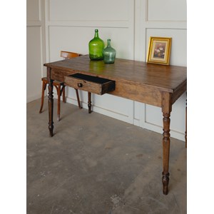 Romy, la table à manger en bois n°593