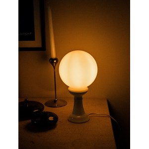 Lampe globe blanche en verre n°697