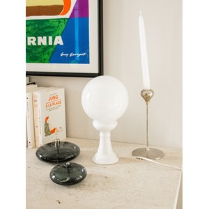 Lampe globe blanche en verre n°697