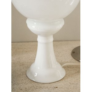 Lampe globe blanche en verre n°697