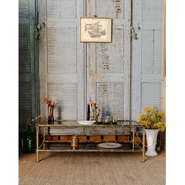 Table basse en laiton doré et verre fumé n°791