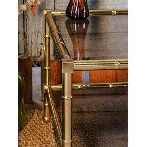 Table basse en laiton doré et verre fumé n°791