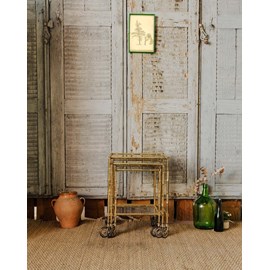 Tables gigognes en laiton doré et verre fumé n°138