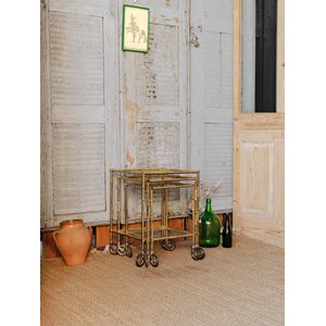 Tables gigognes en laiton doré et verre fumé n°138