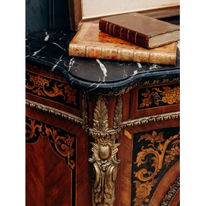 Buffet en bois et marbre noir n°688