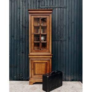 Grande vitrine en bois clair n°147