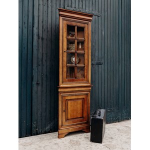 Grande vitrine en bois clair n°147