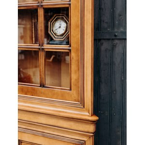 Grande vitrine en bois clair n°147