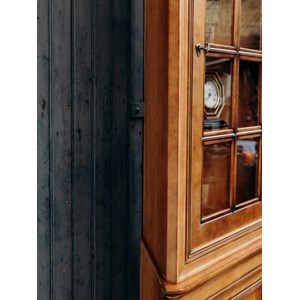 Grande vitrine en bois clair n°147