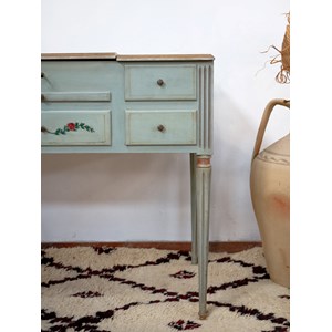 Louise, la coiffeuse en bois n°239