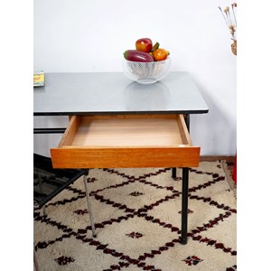 Yvan, le bureau en formica n°484