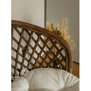 Grand fauteuil en bois foncé n°715