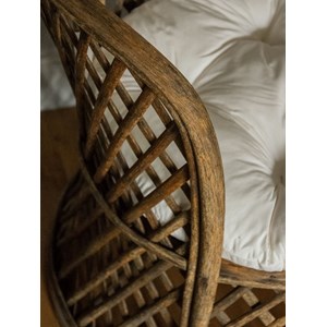 Grand fauteuil en bois foncé n°715