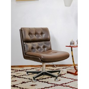 Jakob, le fauteuil en simili cuir n°841