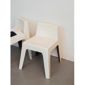 Paire de chaises beiges kostka n°1299