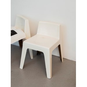 Paire de chaises beiges kostka n°1299