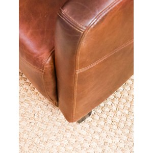 Paire de fauteuils club en cuir n°719