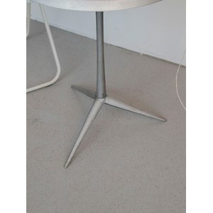 Guéridon haut en aluminium n°22