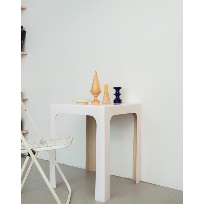 Table d'appoint en fibre de verre n°826