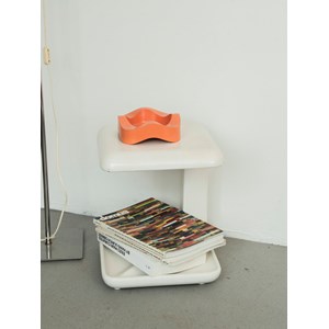 Table d'appoint en fibre de verre n°825