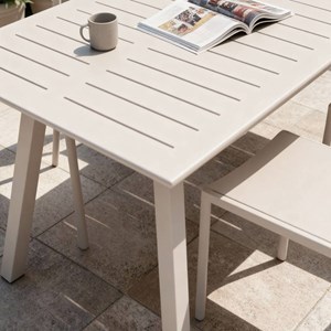 Table de jardin taupe
