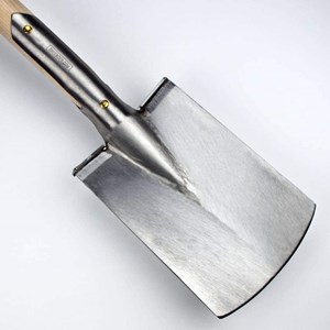 Pelle bêche avec repose-pied