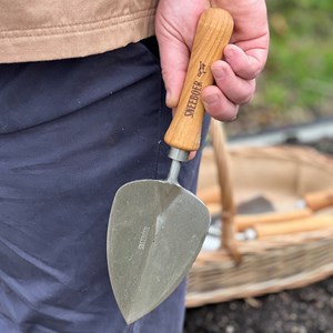 Pelle à transplanter à main